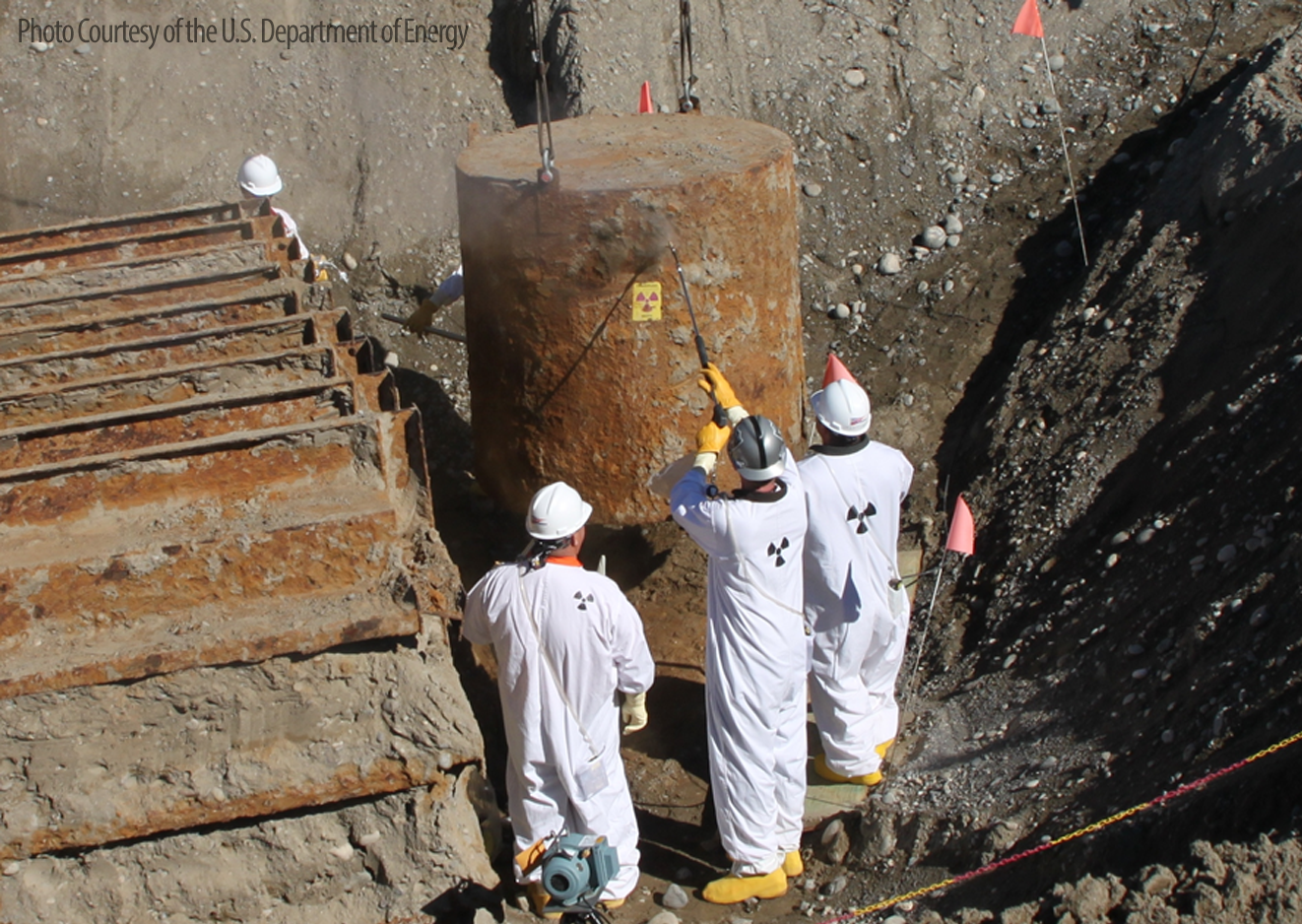 Workers Clean Up Land, Remove Waste in Hanford Site Recovery Act Projects